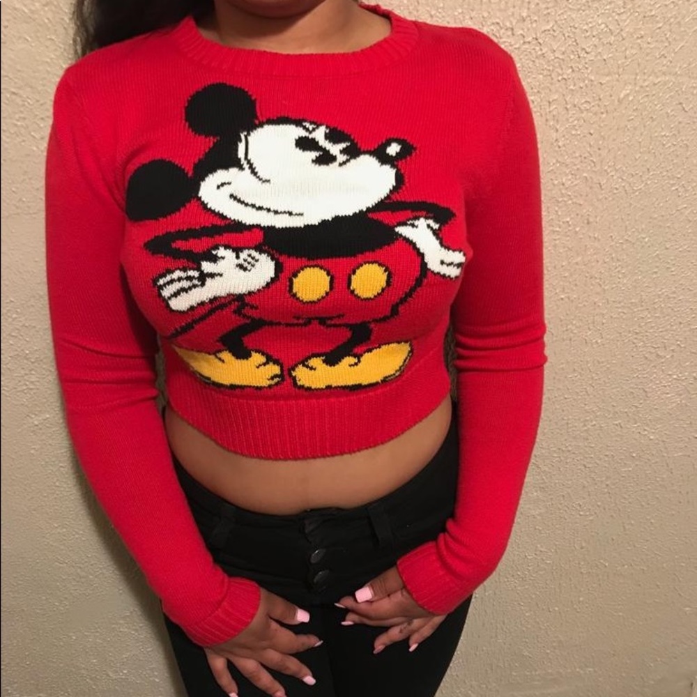 Cropped Mickey Mouse sweater